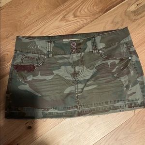 Sk40 Hint camo mini skirt